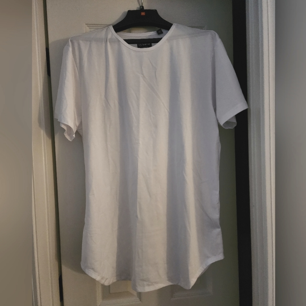 NWOT CUTS Men's shirt